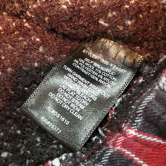 Sanctuary Gray Sweater and Red Flannel Combo Long Top Size XS Bust 34 Inches - Picture 5 of 6